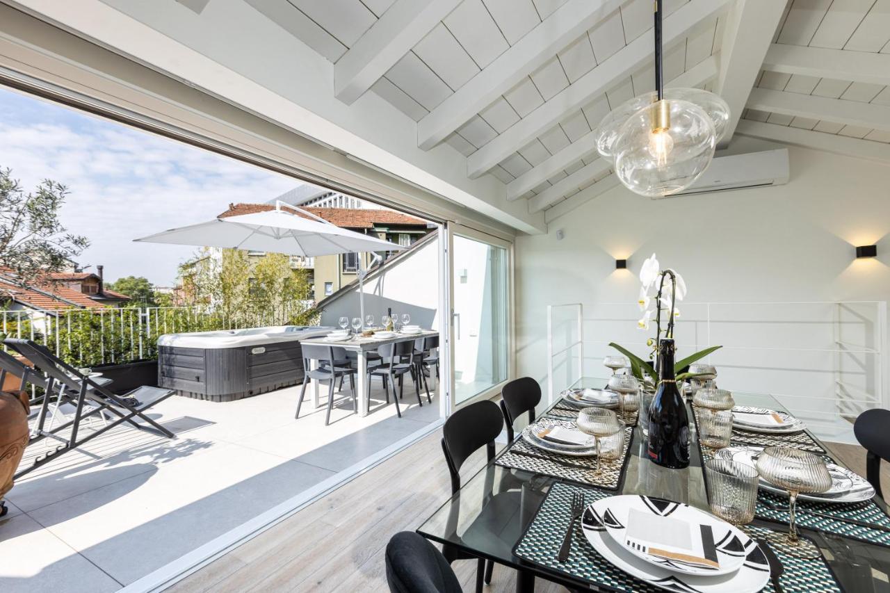 *Villa Olivo*With Private Terrace & Jacuzzi + 3Bedrooms Milano Eksteriør bilde