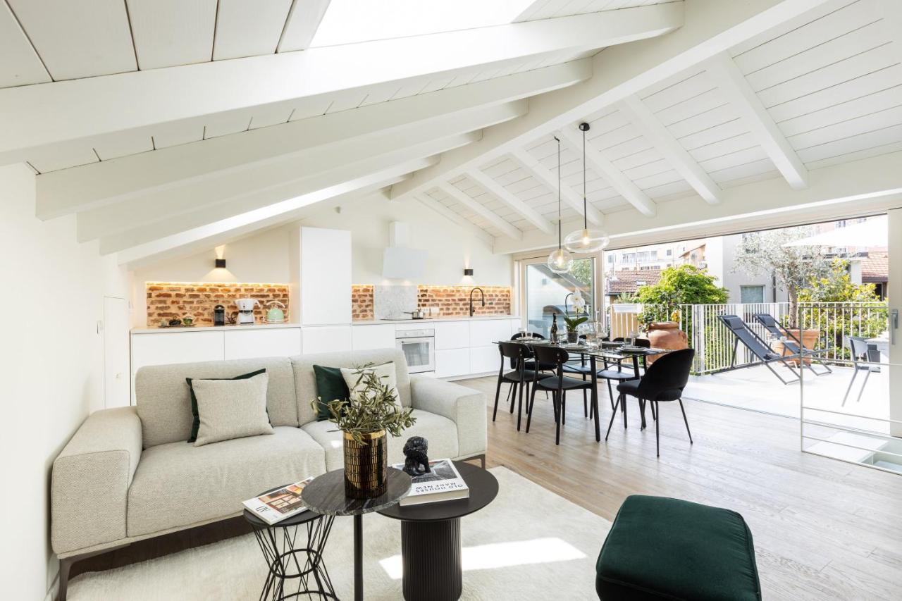 *Villa Olivo*With Private Terrace & Jacuzzi + 3Bedrooms Milano Eksteriør bilde
